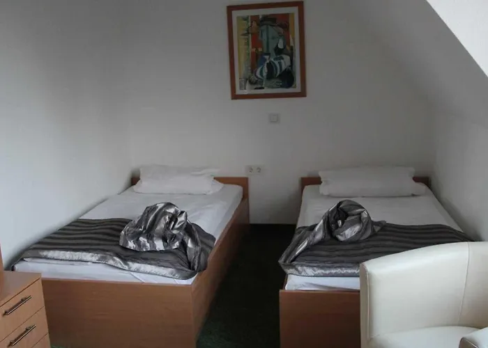 Hotel-restaurant Mengeder Volksgarten 2*